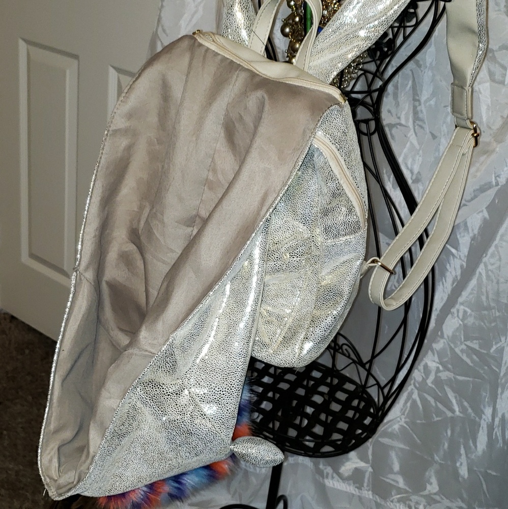 Backpack - Picture 6 of 6